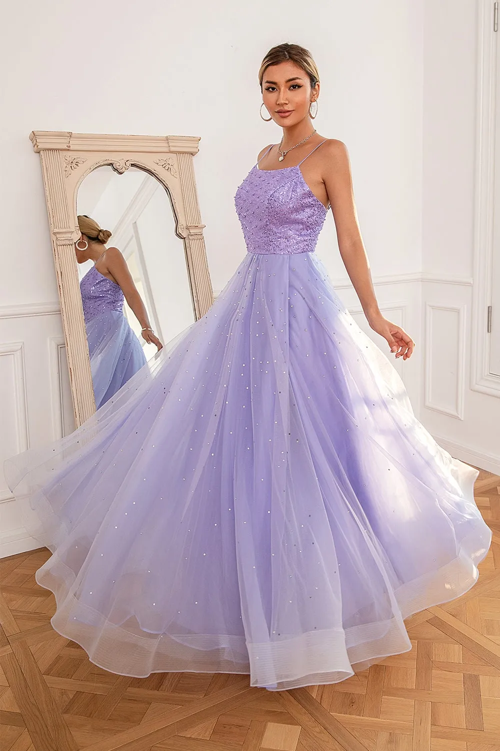 Abito da ballo di paillettes viola chiaro con spacco