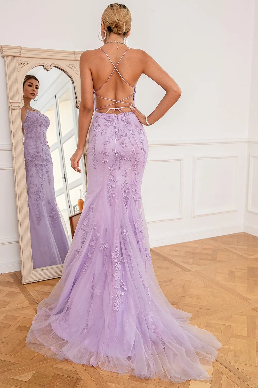 Abito da ballo lungo a sirena viola chiaro con applique