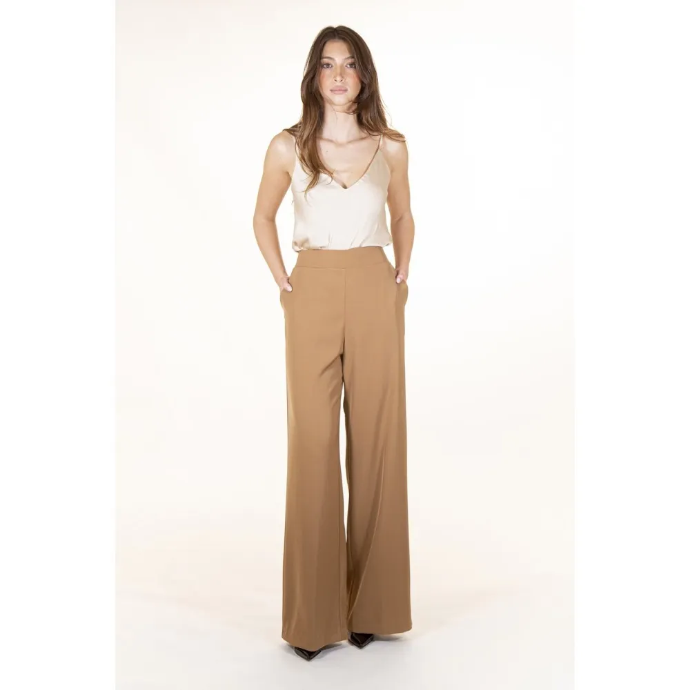Pantalone a palazzo Kontatto